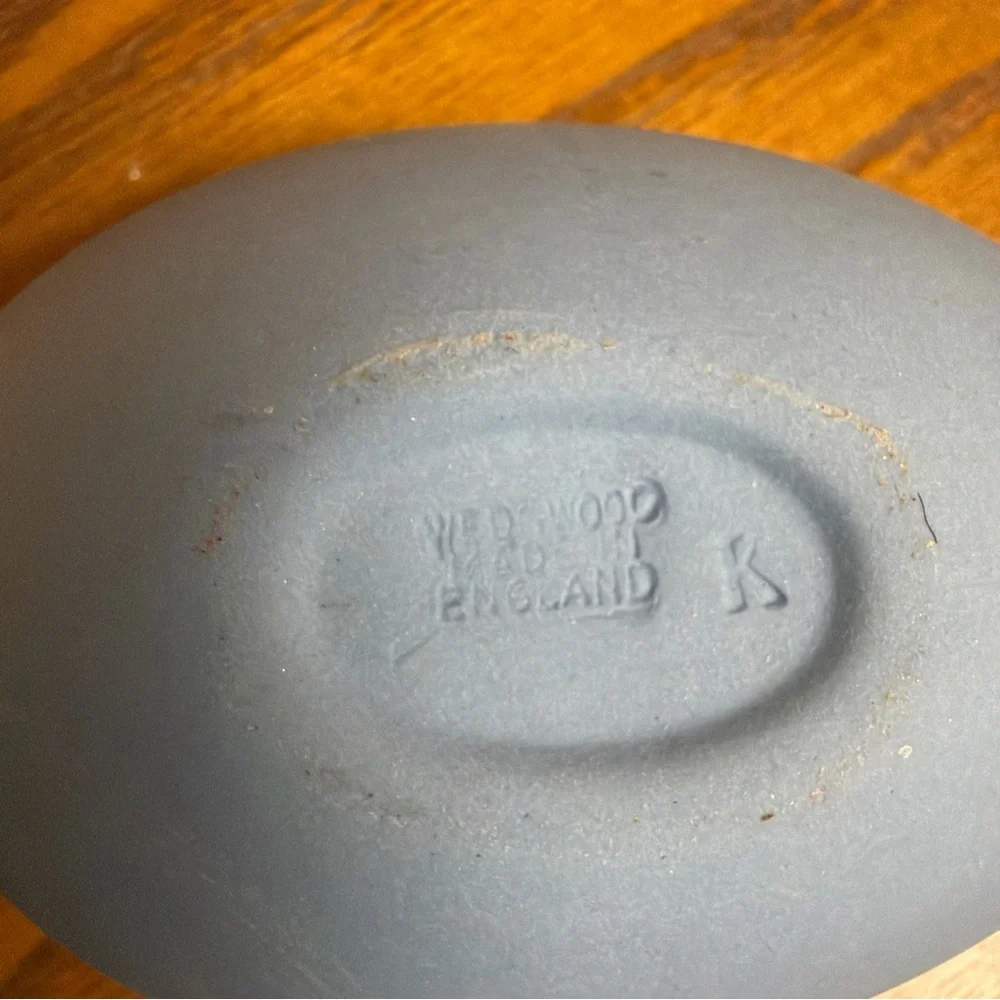 Vintage Wedgwood Jasperware egg-shaped porcelain trinket box in blue with white